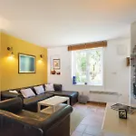 Amazing In Slatine With Sauna Τρογκίρ