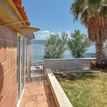 Amazing In Slatine With Sauna Σπίτι διακοπών Τρογκίρ