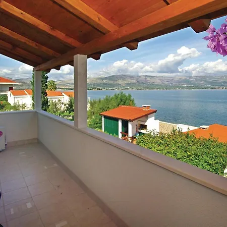 Beautiful In Slatine With Sauna Trogir